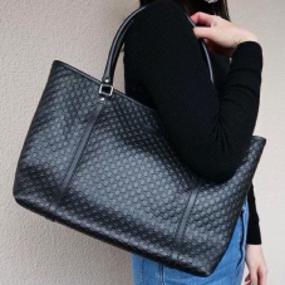 Gucci Handbags - 💎 STUNNING 💎 LEATHER Microguccissima Medium Joy Tote Black
